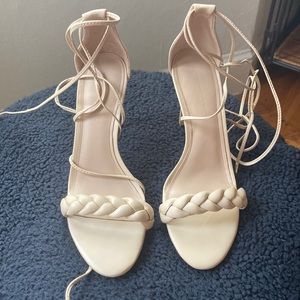 NEW Banana Republic Nude Treccia Leather Heels w/ ankle tie Sz 7.5 Sexy & Fun!!